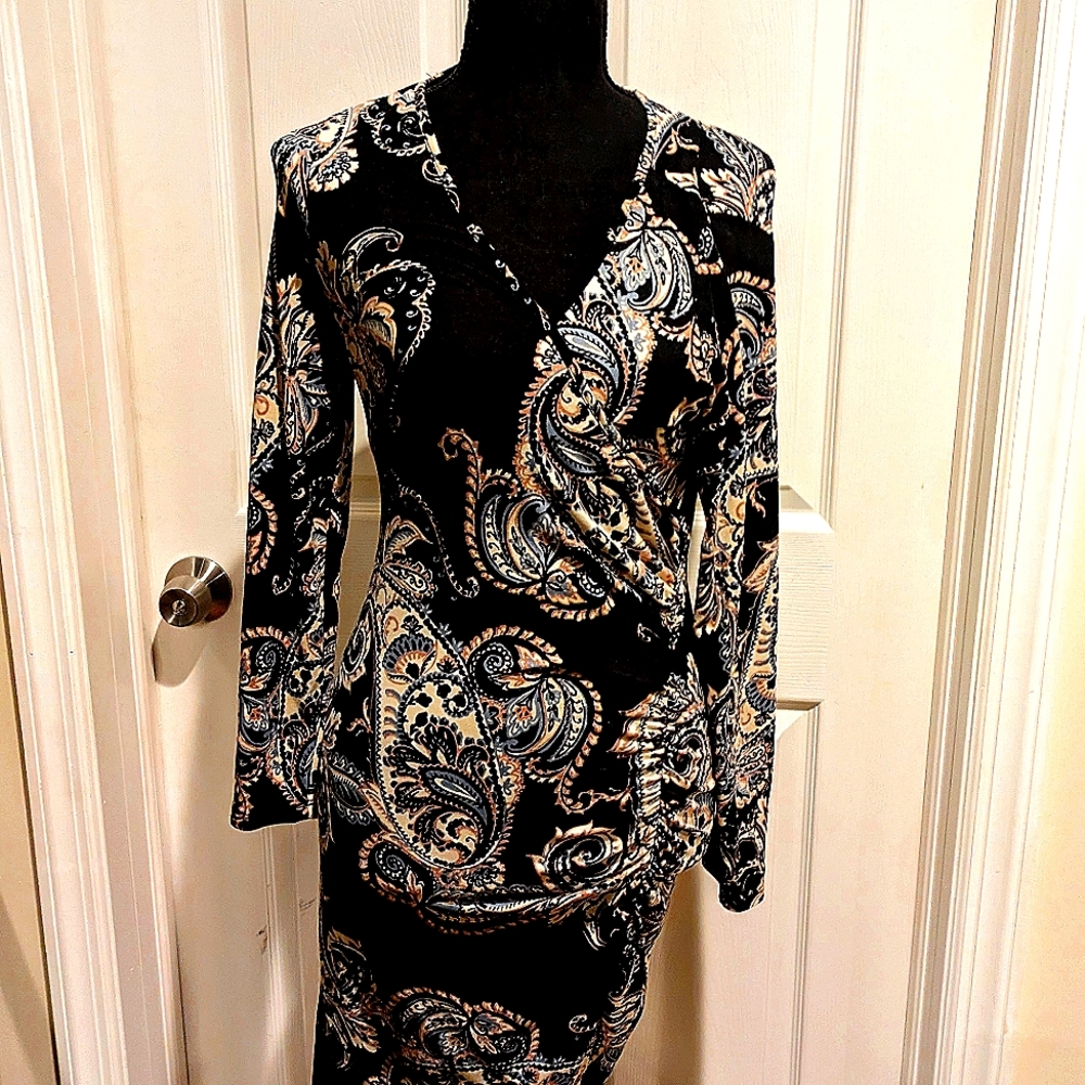 So in this beautiful floral dress like Charlotte Russe stress size small